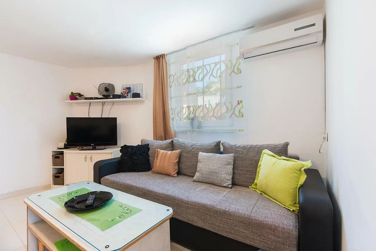 Apartments Salak Pola